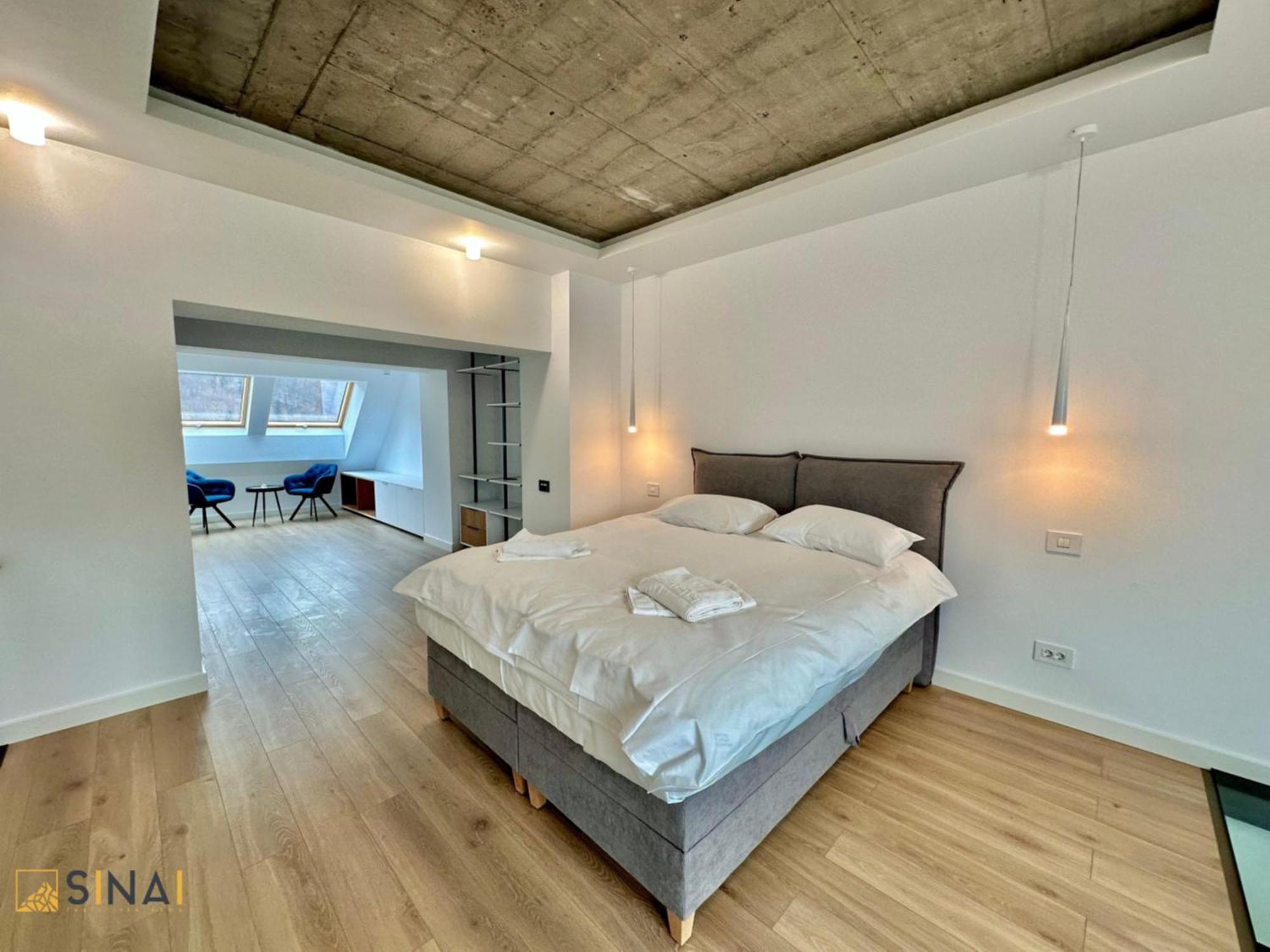 Exclusive By Sinai Sinaia